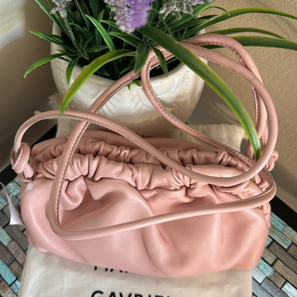 ManSur Gavriel Mini Cloud Leather Clutch
Mansur Gavriel - Picture 5 of 15